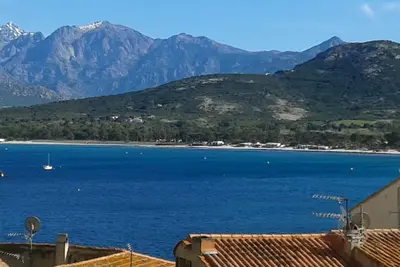 Image de grand  appartement de style standing  vue mer, montagne  à Calvi, 5/6 coucha