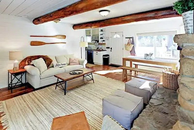 Image de Mignon Cottage Donner Lake | Animaux acceptés | Au bord du lac