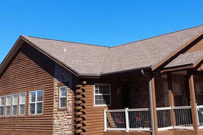 Image de Table Rock Lake Walk-in Log Cabin by Silver Dollar City! Remodeled! Great Rates!