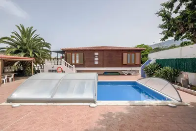 Image de Charmante \"Casa Rural\" avec vue sur la mer, vue sur la montagne, Wi-Fi, jardin, terrasse et piscine.