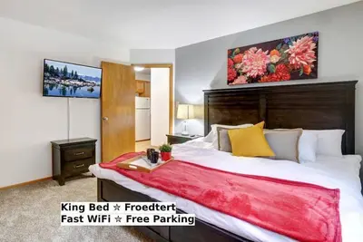 Image de Underground Parking, Near Froedtert, King Bed, Fast WiFi
