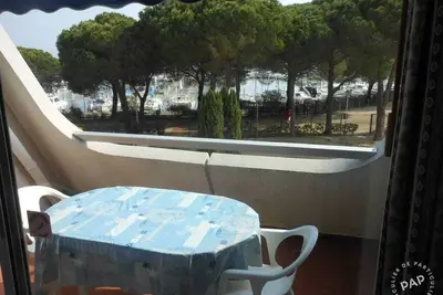 Studio cabine. 4 personnes. Vue Port.