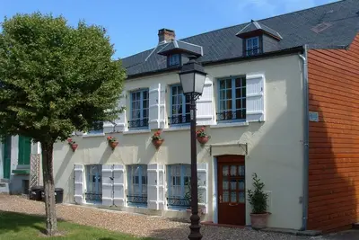Image de La Valerianne(Five bedroomed town house 200 metres from sea front)