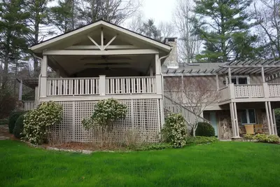 Image de Peaceful Porches in Highlands, near Glen Falls