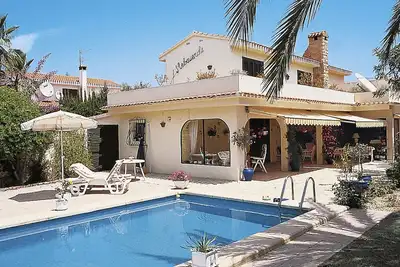 Image de Appartement dans une maison de vacances avec Wifi, piscine privée, terrasse, animaux admis, parking