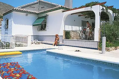 Image de Appartement dans une maison de vacances avec piscine privée, Wifi, terrasse, animaux admis, parking