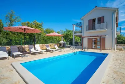 Image de Maison de vacances privée avec climatisation, bain à remous, Wifi, piscine privée, Tv, terrasse