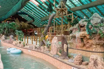 Image de Beautiful resort surrounded by the Great Smoky Mountain Park