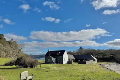 Image de Ellary Farmhouse - Situated Between 2 Beaches - Loch Views & Courtyard
