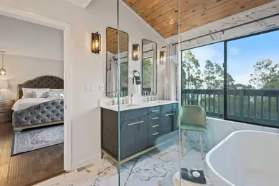 Image de @ Marbella Lane - 3br Penthouse Suite |Sf|Parking