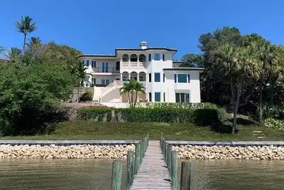 Image de Waterfront French Riviera style home in Southeast Florida