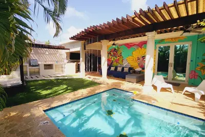 Relaxing Oasis with Pool Heater and Cabana