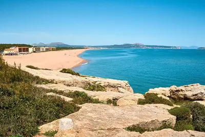 Image de Agréable appartement pour 4 personnes avec Wifi, piscine, Tv et terrasse