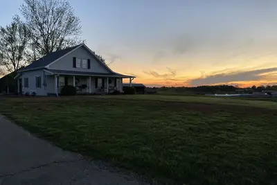 Image de Beautiful Farmhouse near Lake Cumberland