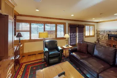 Image de Condo with Large Walk-in Shower - Includes Bfast!