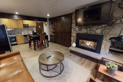 Image de Platinum Creekside Condo w/ Wd @ Manor Vail