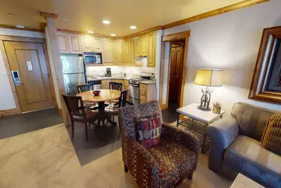 Image de Platinum Creekview Condo w/ Breakfast @ Manor Vail