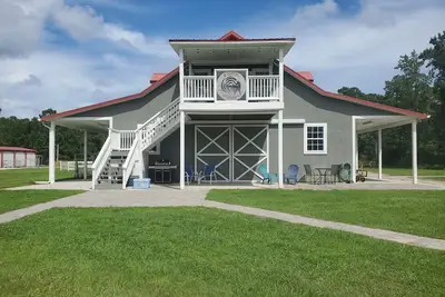 Image de Welcome to Riptide Stables, 17 Acre Farm, w/animals by the beach!