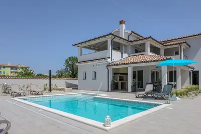 Image de Merveilleuse maison de vacances privée avec climatisation, piscine privée, Wifi, Tv et terrasse