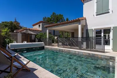 Image de Belle maison de vacances privée avec piscine privée, climatisation, Wifi, Tv, terrasse, parking