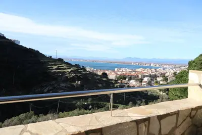 Image de Very comfortable and romantic apartment with sea views