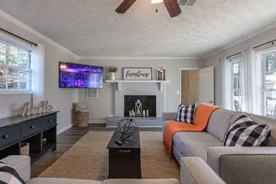 Image de 4br Ranch • 1 Mile to Downtown Cartersville