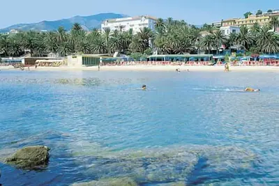 Image de Sanremo: App. deux pieces au bord des plages, vue mer + Plages & Loisir + Garage