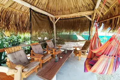 Image de Entire home surrounded by a beautiful private garden