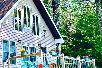 Image de Waterfront paradise, hot tub. Saratoga/Lake George. Super clean & sanitized.