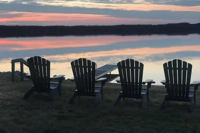 Image de Gorgeous Lakefront House, Ac, Private Dock, Kayaks, Canoe, Paddleboards.