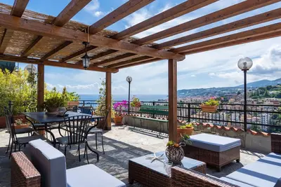 Image de Merveilleuse maison de vacances privée pour 6 personnes avec Wifi, Tv et patio