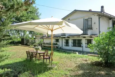 Image de Merveilleuse maison de vacances avec bain à remous, climatisation, Tv, terrasse et parking