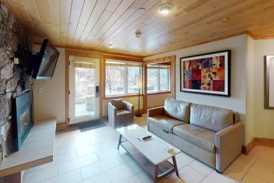 Image de Diamond Poolside Condo with Breakfast Included