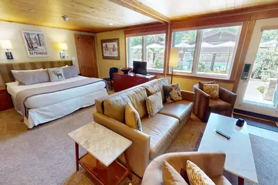 Image de Diamond Poolside Studio - Bfast & Hskping Included