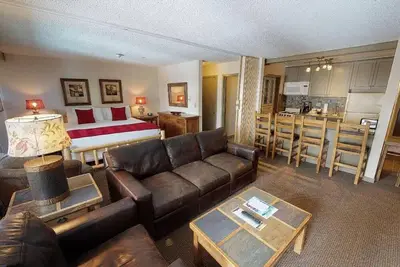 Image de Gold Condo @ Manor Vail with Free Breakfast for 4!