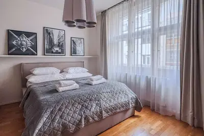 Image de Bright and Modern 3-Bedroom Apartment in Old Town