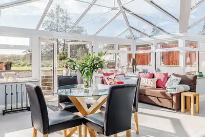 Image de A magnificent property, great for friends and family alike.
