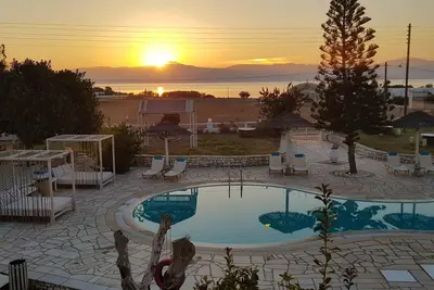 Image de Large Rooms, apartments. all the Room Viewing to the sea and the Swimming Pool