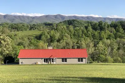 Image de Adjacent to South Holston River. Pet/smoke free! Great fishing! Close to Bms!