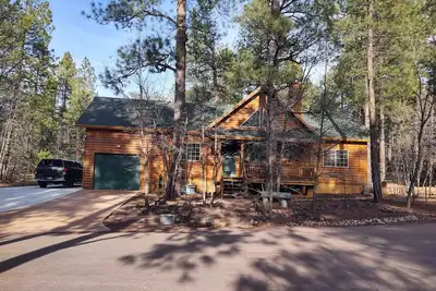Image de Pinebear - Beautiful Log-sided  Home in the Pines