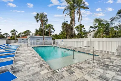 Image de Dunedin Cottage on Pinellas Trail w/ Heated Pool