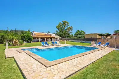 Image de Maison de campagne rurale avec piscine, Wi-Fi, pelouse et véranda