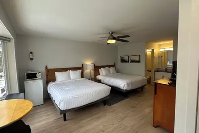 Image de Hotel-Style Suite / 24-Hour Check-in / Private