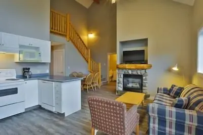 Image de Bright / Huge Back Deck / Incredible Views