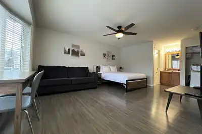 Image de Hotel Style Suite - Modern Fire - Great Location