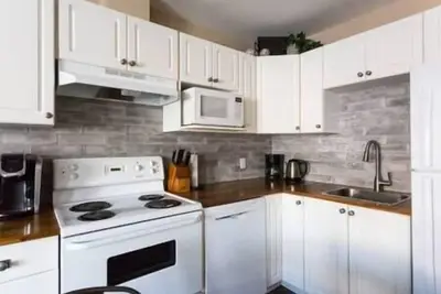 Image de Spacious Townhouse / Loft Access / Mountain Views