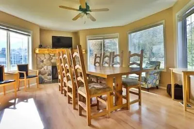 Image de 5 Bdr Condo / Multiple Patios / Superb Location