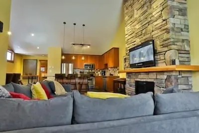 Image de Alpine Chalet / Hot Tub / Garage