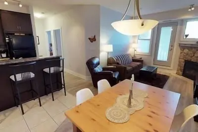 Image de 2 Bdrm / Hot Tub & Pool / Ac / Fireplace