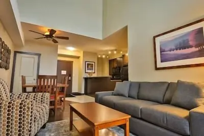 Image de Silver Rock Penthouse with Ski Hill View